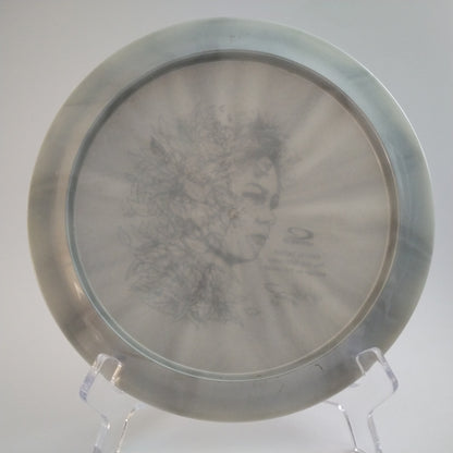 Latitude 64 Royal Grand Burst Grace - Kristin Tattar